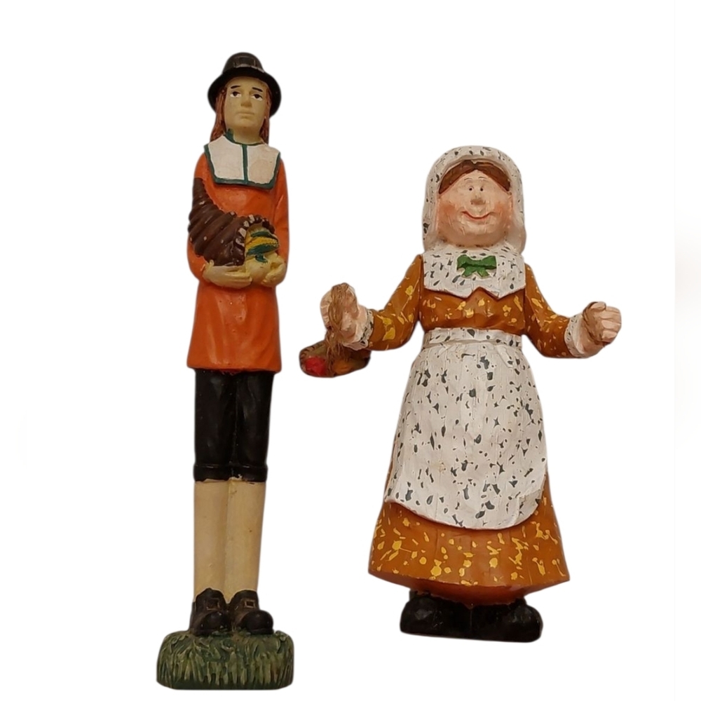 Vintage Set of 2 Thanksgiving Pilgrim Resin Statues